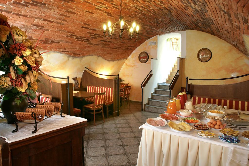 Hotel V Centru Чешка Будьовица Екстериор снимка