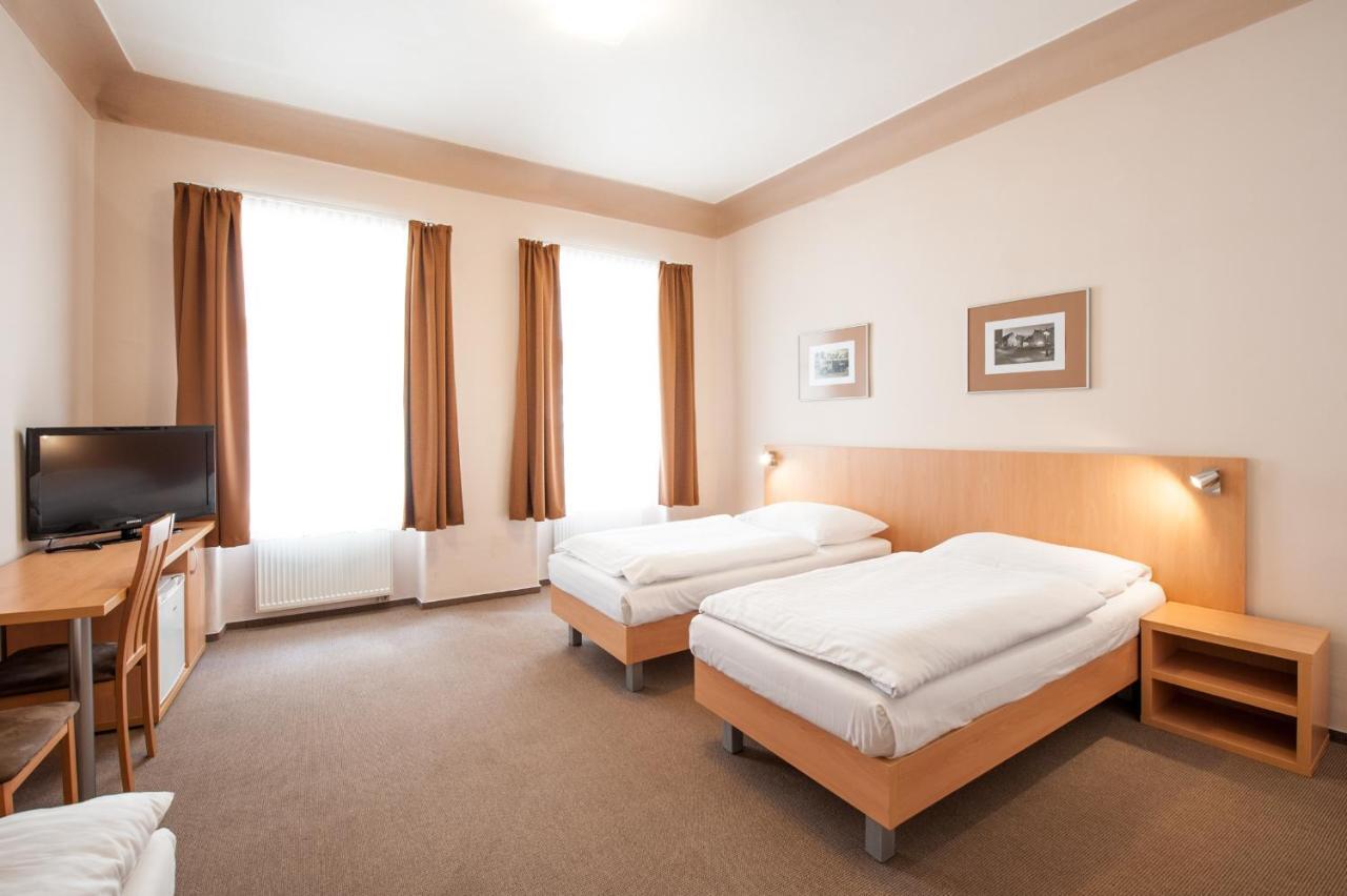 Hotel V Centru Чешка Будьовица Екстериор снимка