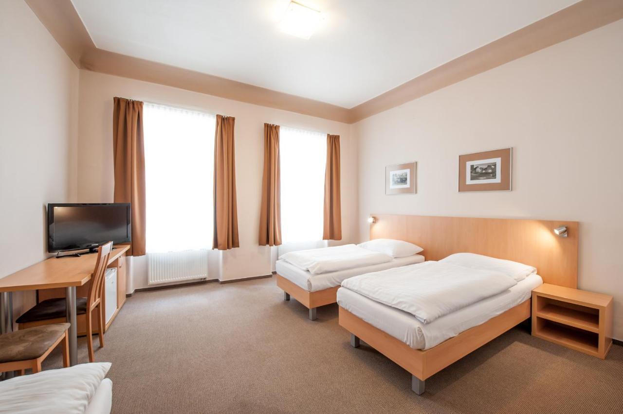 Hotel V Centru Чешка Будьовица Екстериор снимка